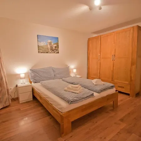 Haus Viktoria A, Stockhorn Апартаменты *